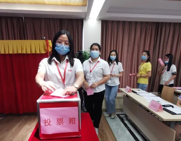 ϲѶ㶫ѸŮϻʽ衣 (3)